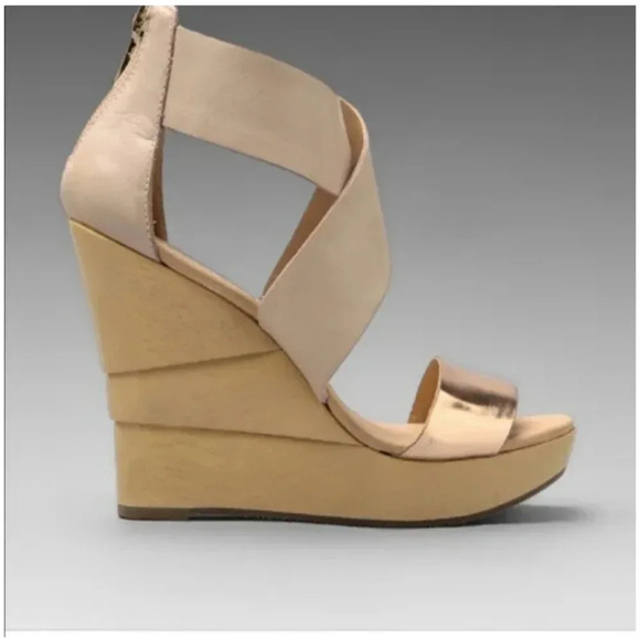 Diane Von furstenberg Opal Wedge in RoseGold/Pumice. Size 9.5 - Picture 3 of 16